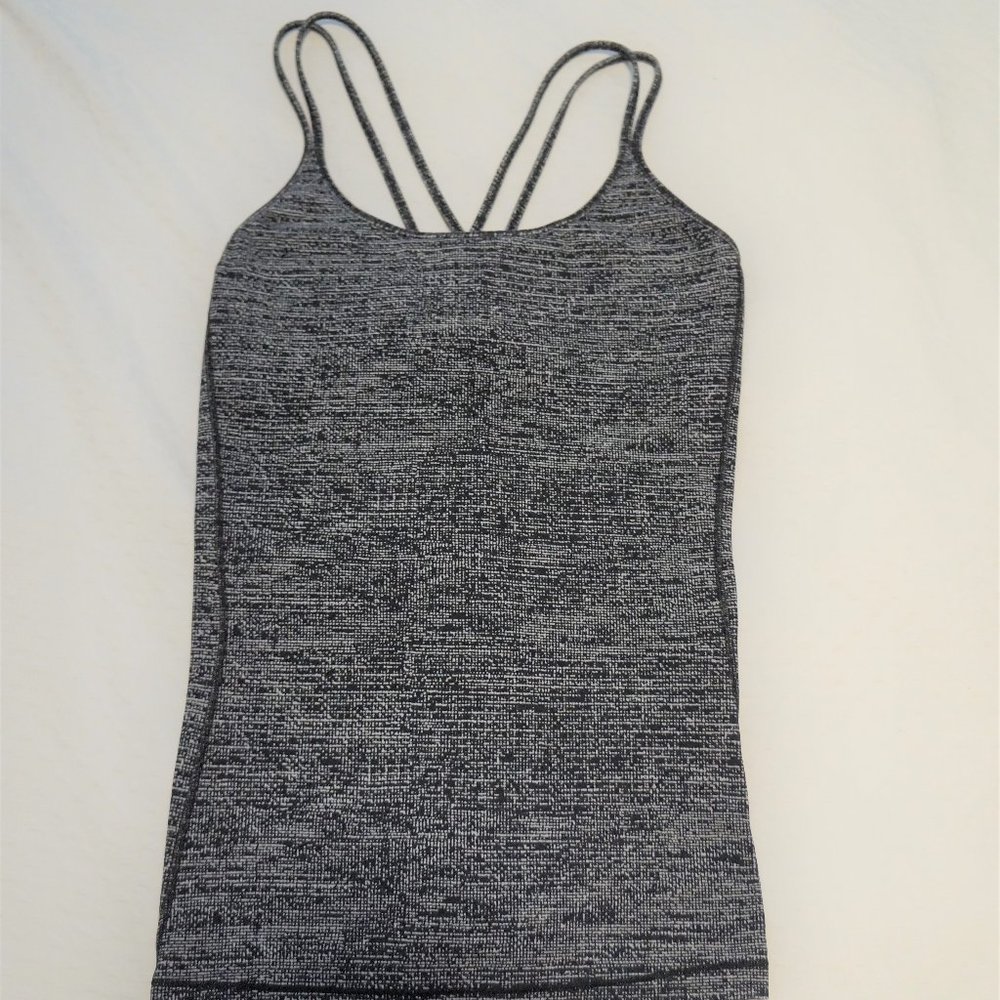 Lululemon free to be tank size 8
